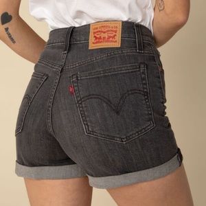 Vintage Style Wedgie High Waist Levi’s Shorts NWOT